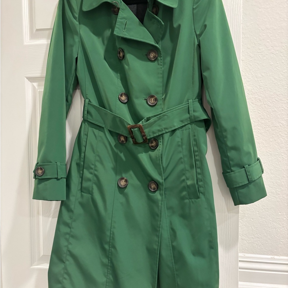 Calvin Klein Green Double-Breasted Trench Coat with detachable lining perfect